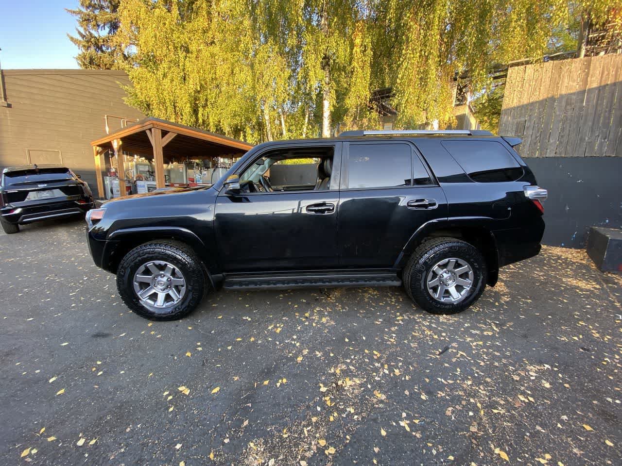 Used 2015 Toyota 4Runner TRD Pro AWD/4WD image 3