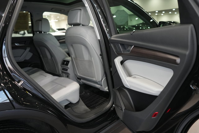 Used 2024 Audi Q5 e Premium Plus image 32