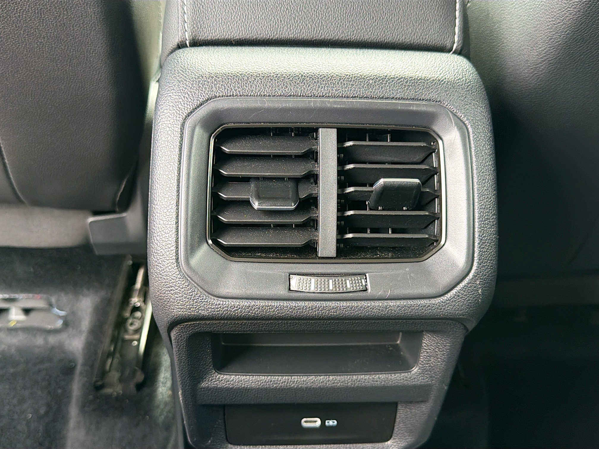 Used 2022 Volkswagen Taos SE FWD image 19