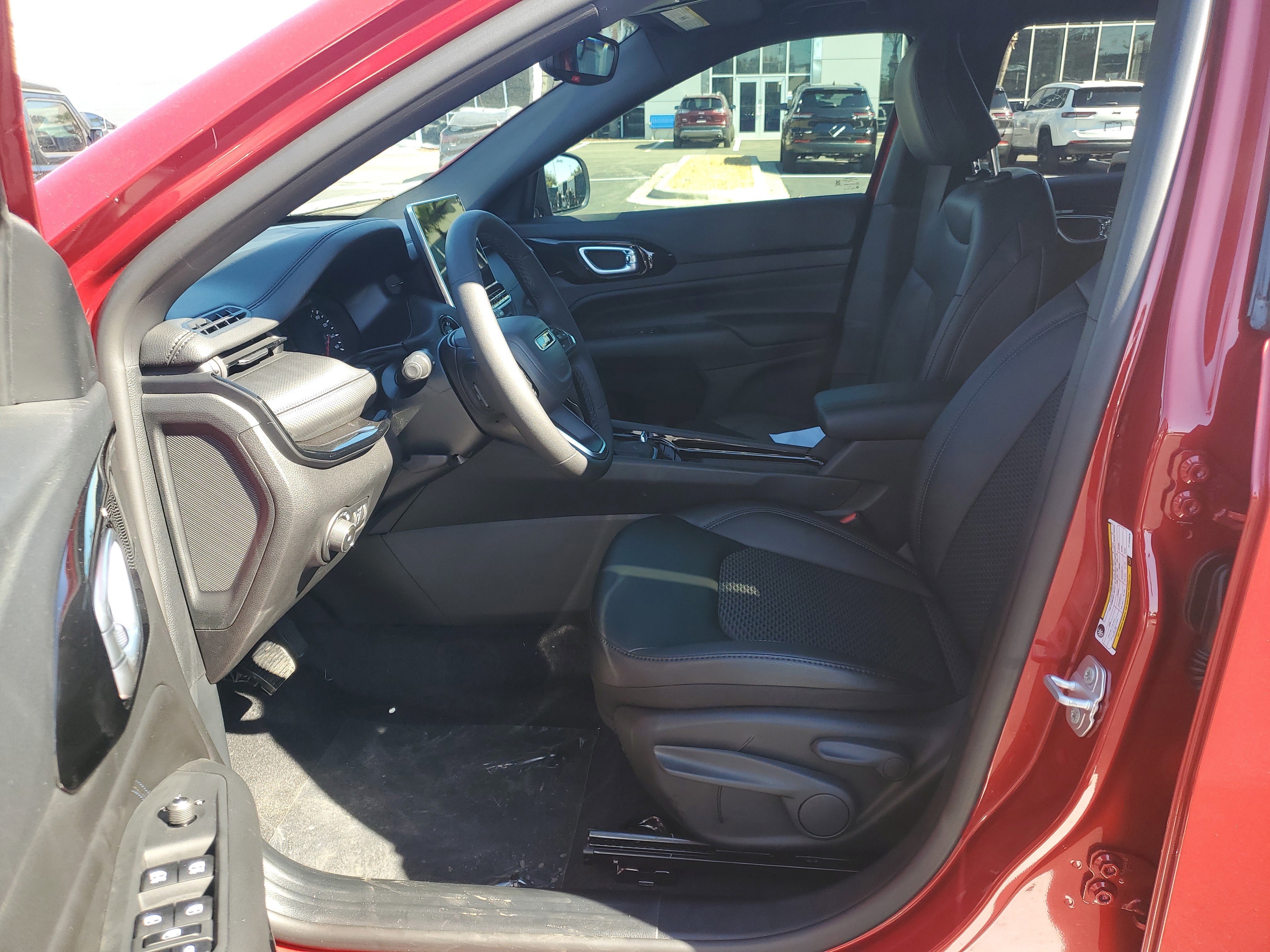 New 2026 Jeep Compass Latitude image 7