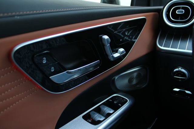 Used 2023 Mercedes-Benz GLC 300 4MATIC image 13