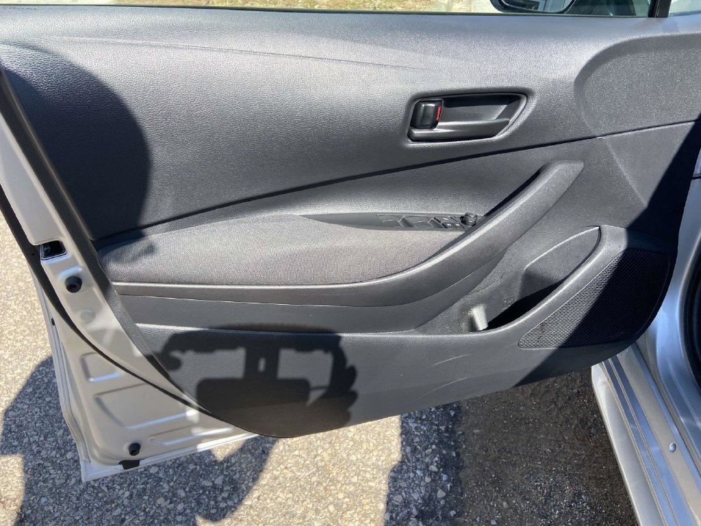 Used 2025 Toyota Corolla LE w/ Convenience Package FWD image 11