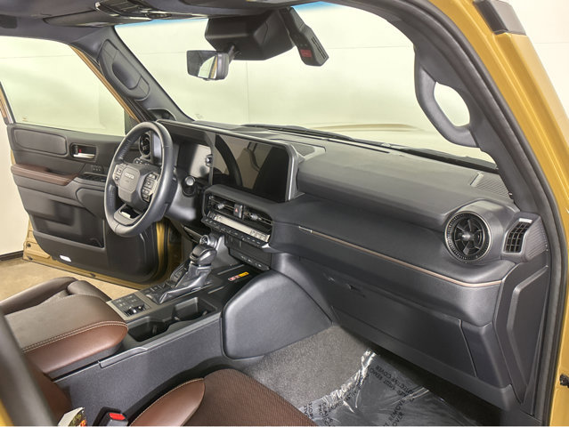 Used 2025 Toyota Land Cruiser image 38