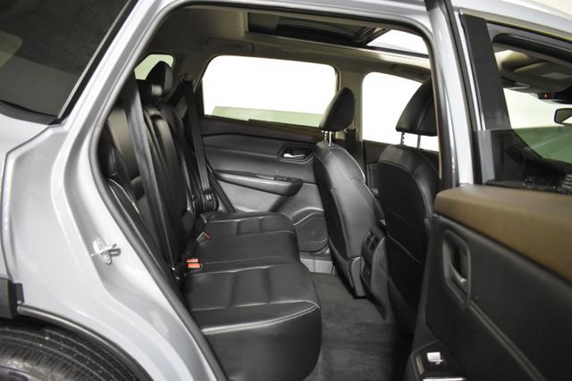 Used 2023 Nissan Rogue SL AWD/4WD image 32
