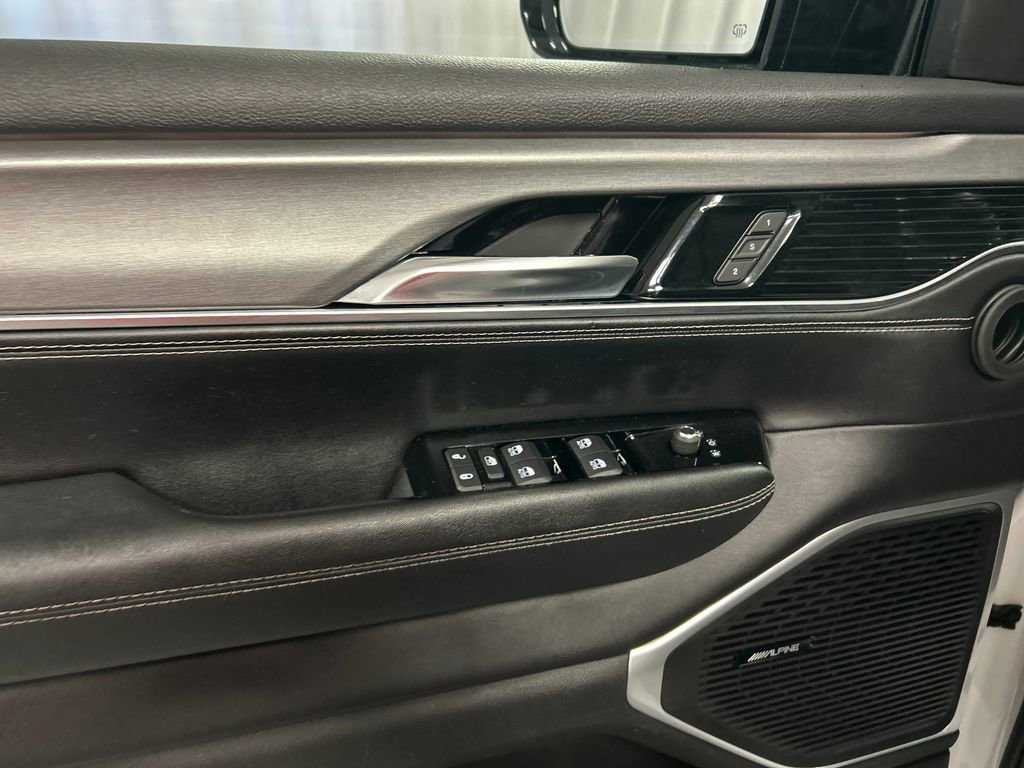 Used 2023 Jeep Wagoneer Series II AWD/4WD image 14