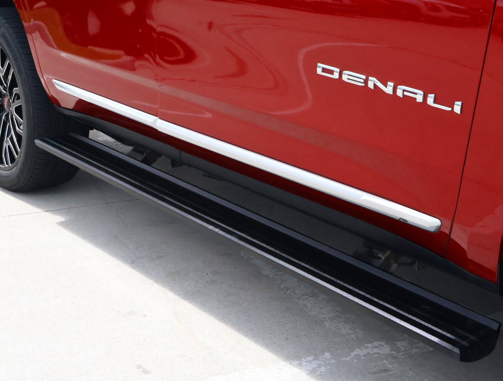 Used 2021 GMC Yukon Denali w/ Denali Premium Package RWD image 10