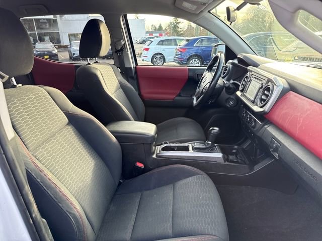 Used 2016 Toyota Tacoma SR5 image 9