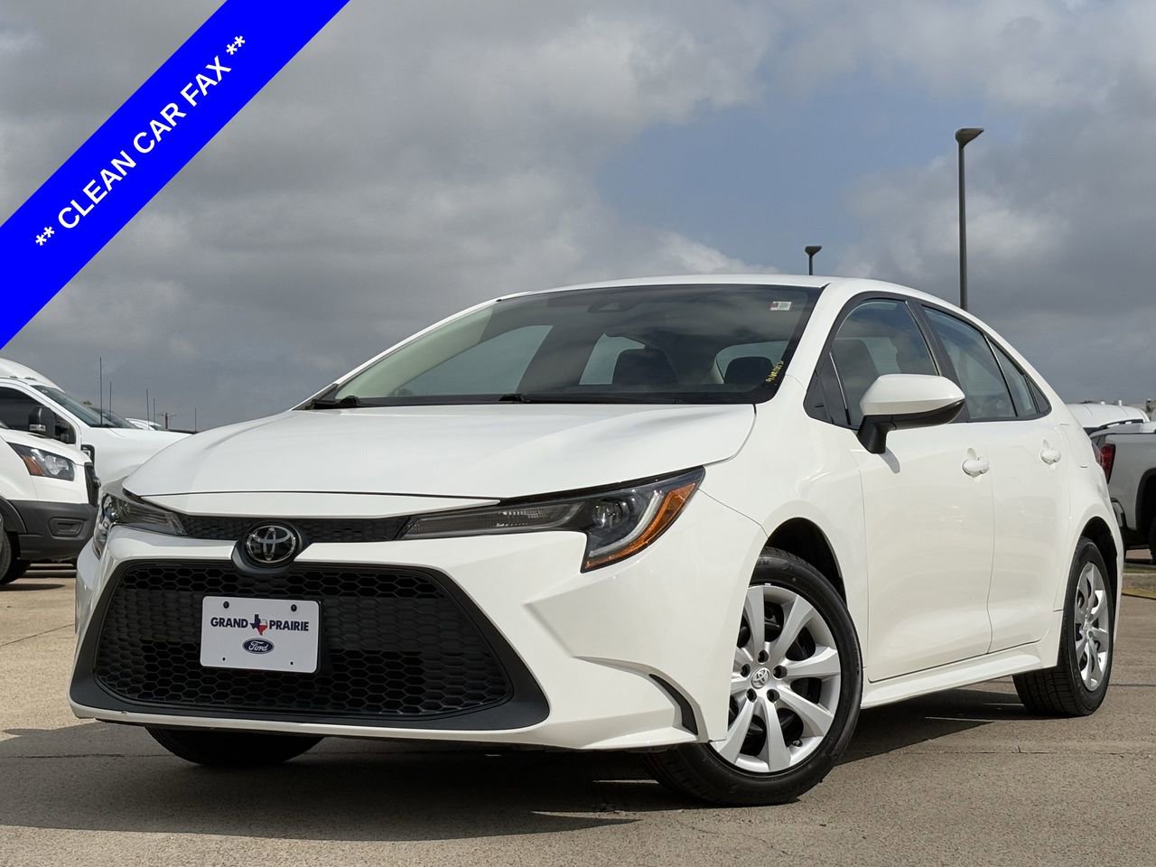Used 2022 Toyota Corolla LE image 2