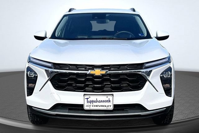 Used 2024 Chevrolet Trax LT FWD image 2