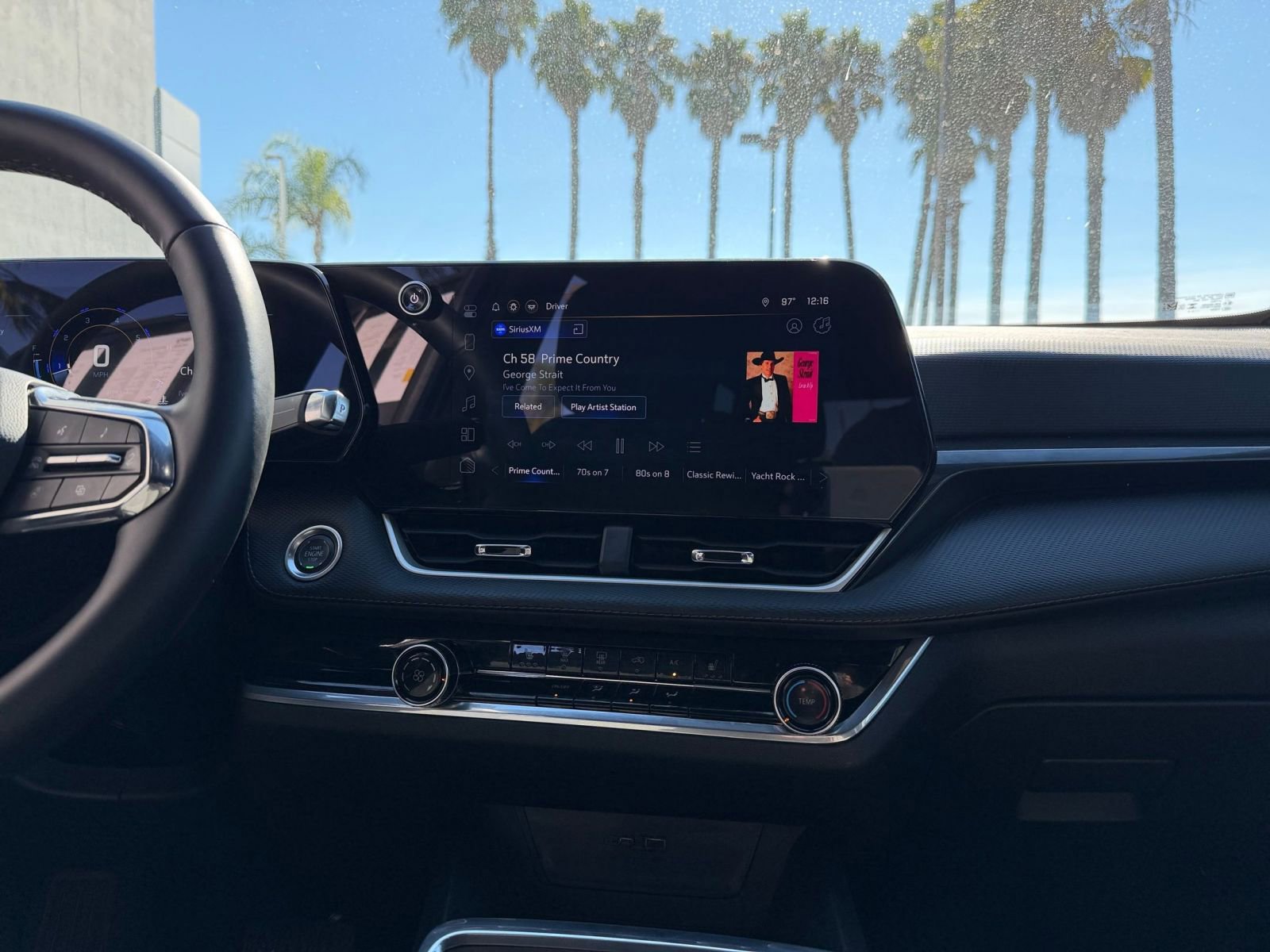 Used 2025 Chevrolet Equinox LT image 18