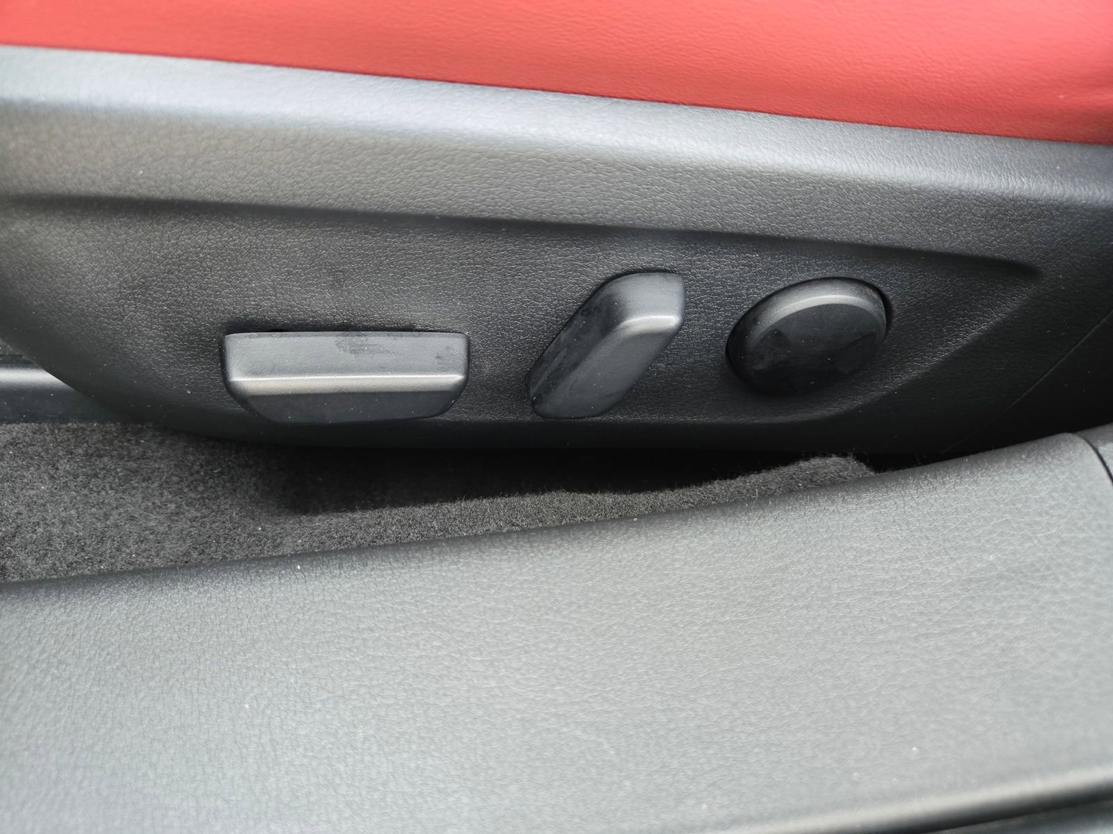 Certified 2025 MAZDA MAZDA3 Carbon image 23