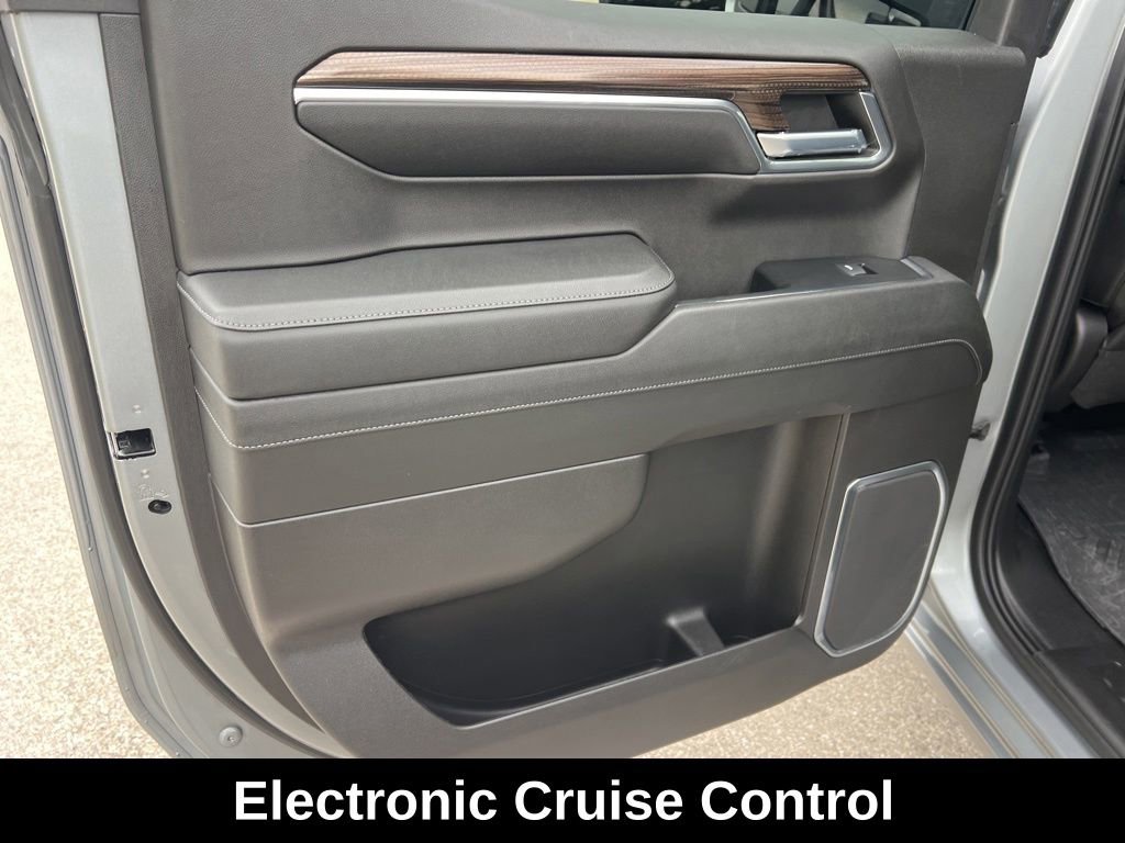 Used 2023 Chevrolet Silverado 1500 RST AWD/4WD image 36