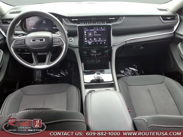 Used 2024 Jeep Grand Cherokee Laredo X AWD/4WD image 24