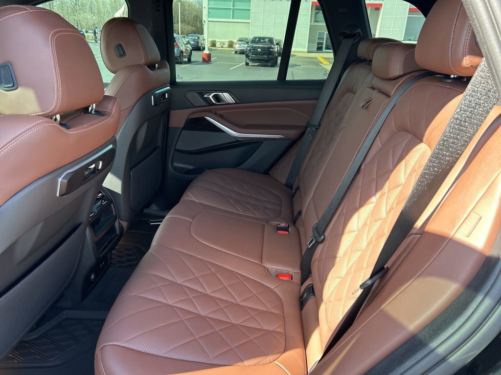 Used 2024 BMW X5 sDrive40i w/ M Sport Package image 16