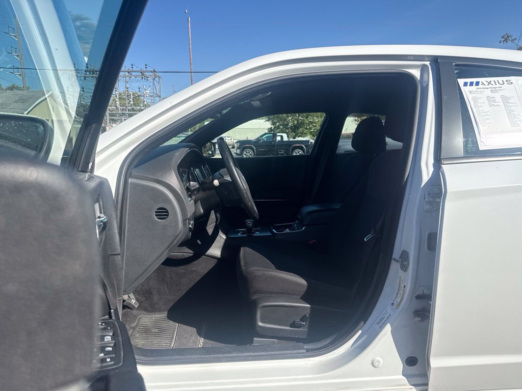 Used 2014 Dodge Charger SXT RWD image 13