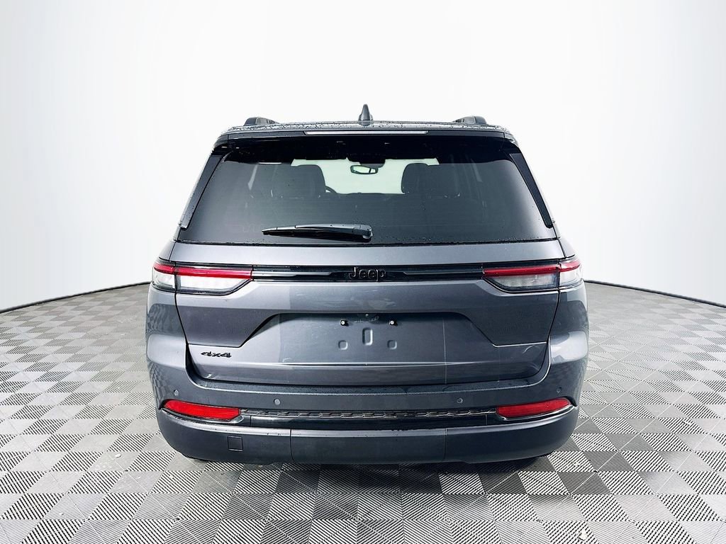 Certified 2024 Jeep Grand Cherokee Altitude image 10