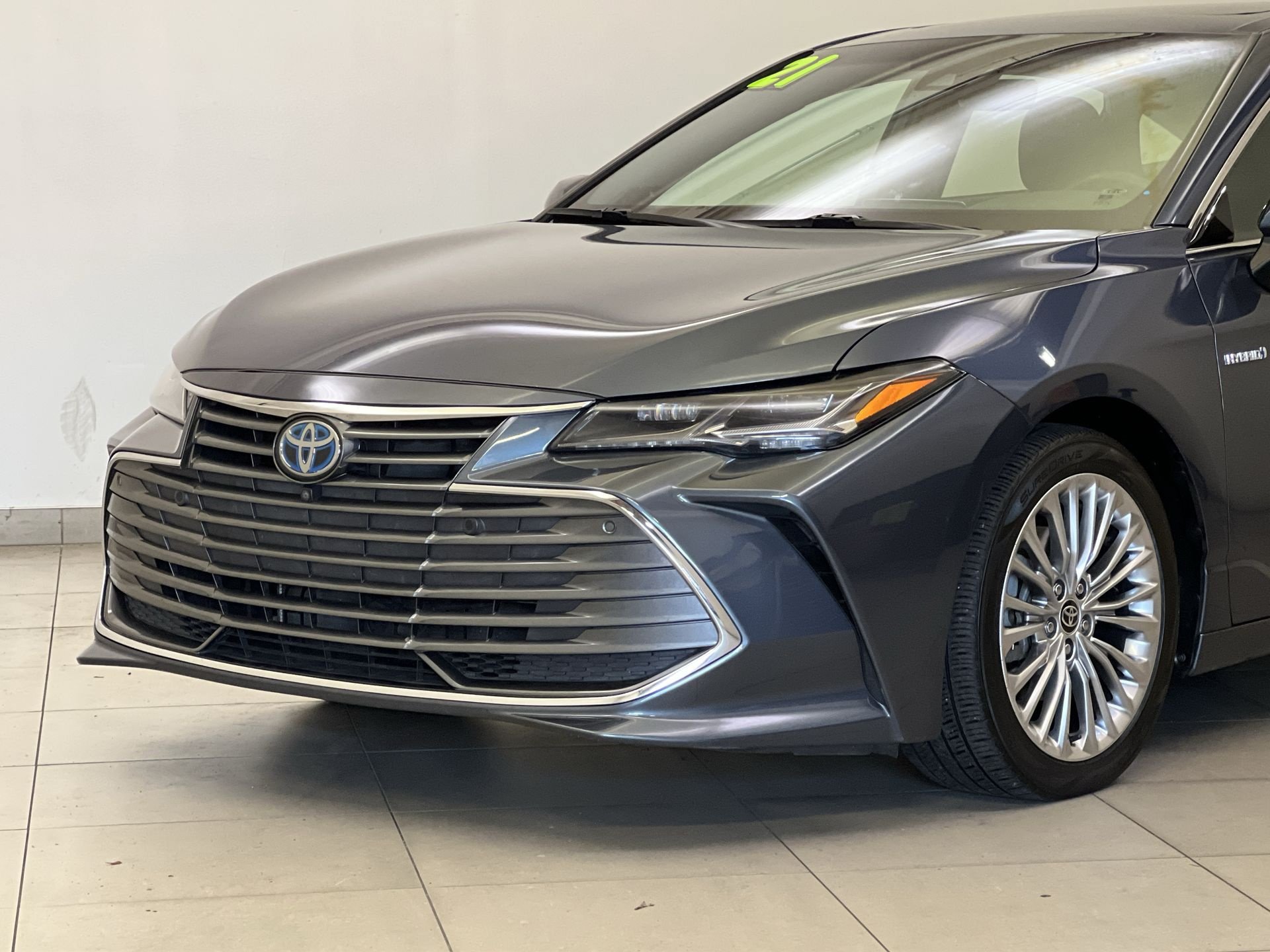 Used 2021 Toyota Avalon Limited w/ Advanced Safety Package FWD image 28