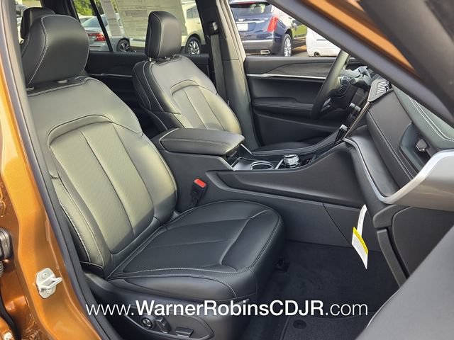 New 2026 Jeep Grand Cherokee L Limited RWD image 18