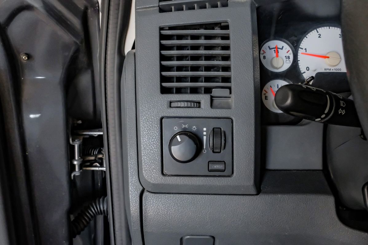 Used 2006 Dodge Ram 2500 Truck SLT image 26