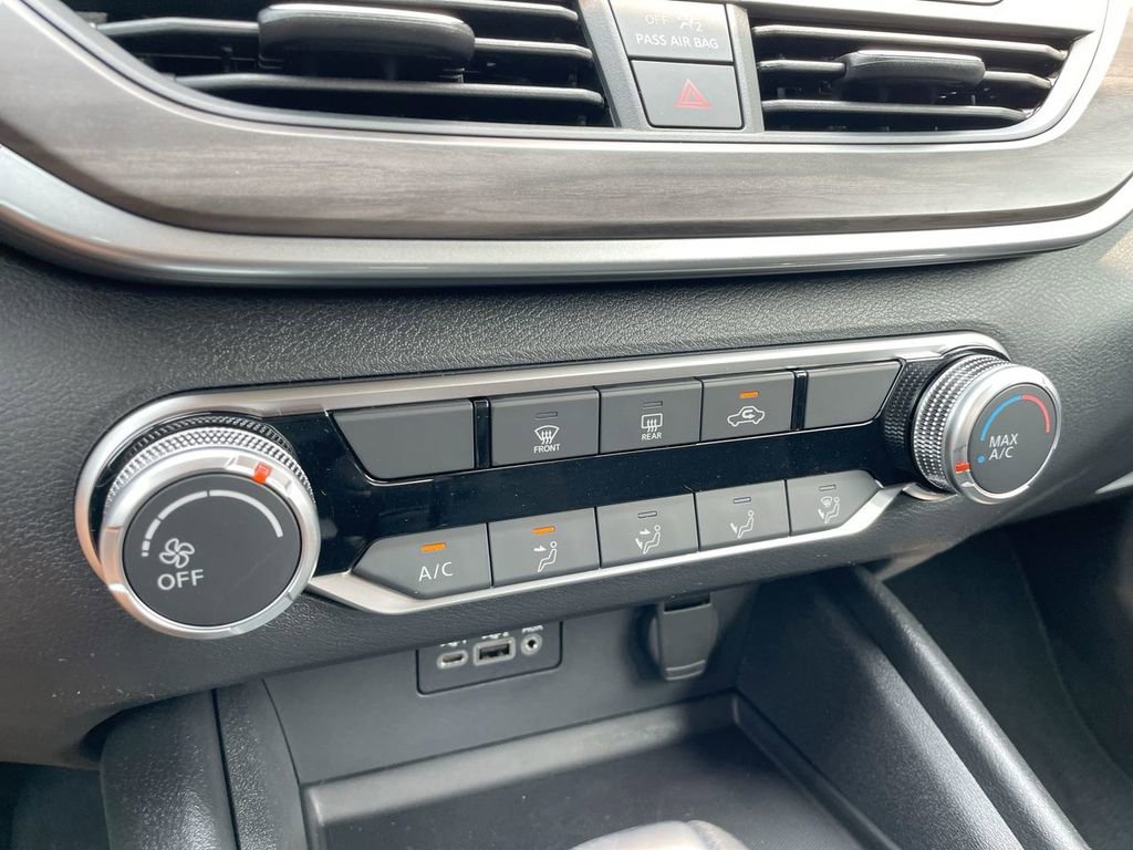 Used 2025 Nissan Altima 2.5 SV image 26