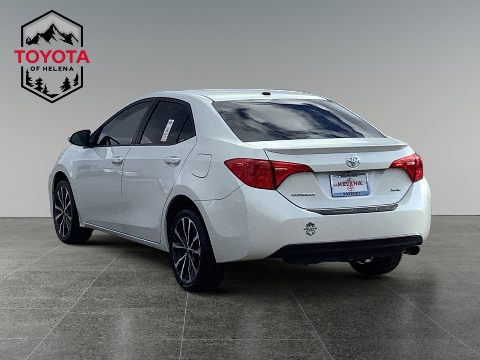 Used 2017 Toyota Corolla XSE image 3