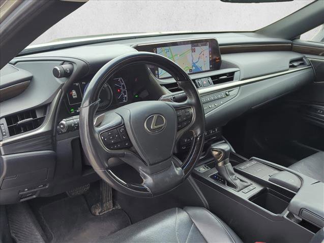 Used 2019 Lexus ES 300h w/ Accessory Package 2 image 12