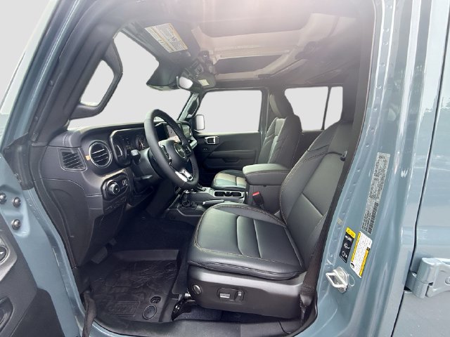 New 2026 Jeep Wrangler Unlimited Sahara AWD/4WD image 17