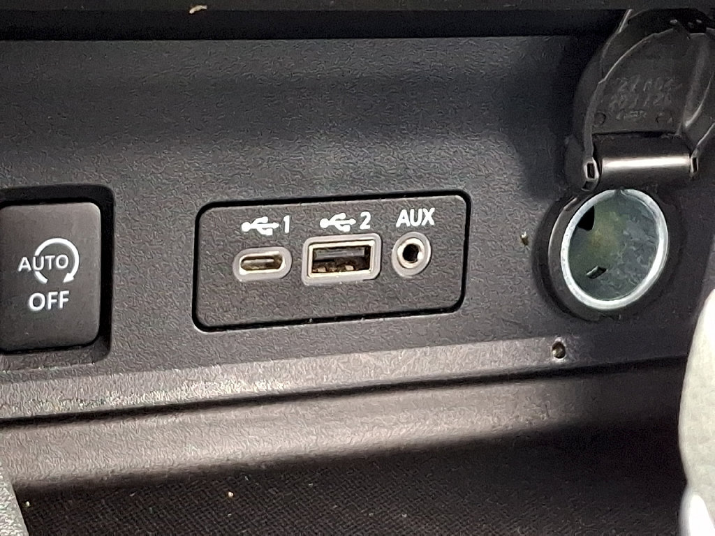 Used 2025 Nissan Sentra SV w/ All-Weather Package FWD image 23