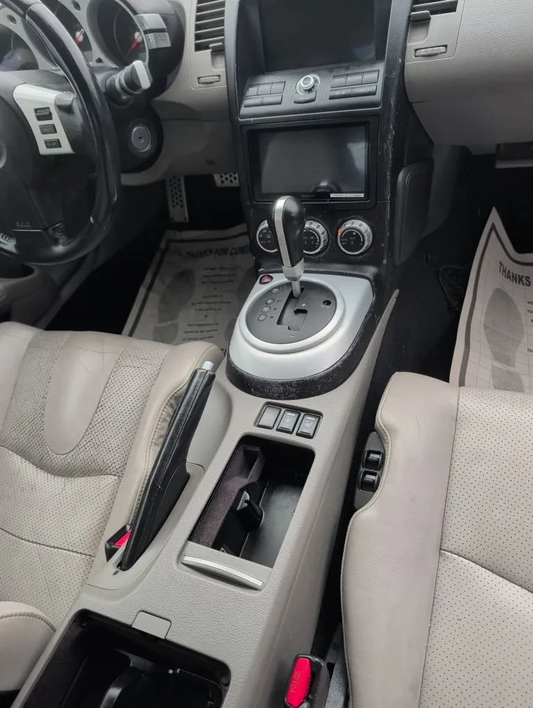 Used 2007 Nissan 350Z Touring RWD image 20