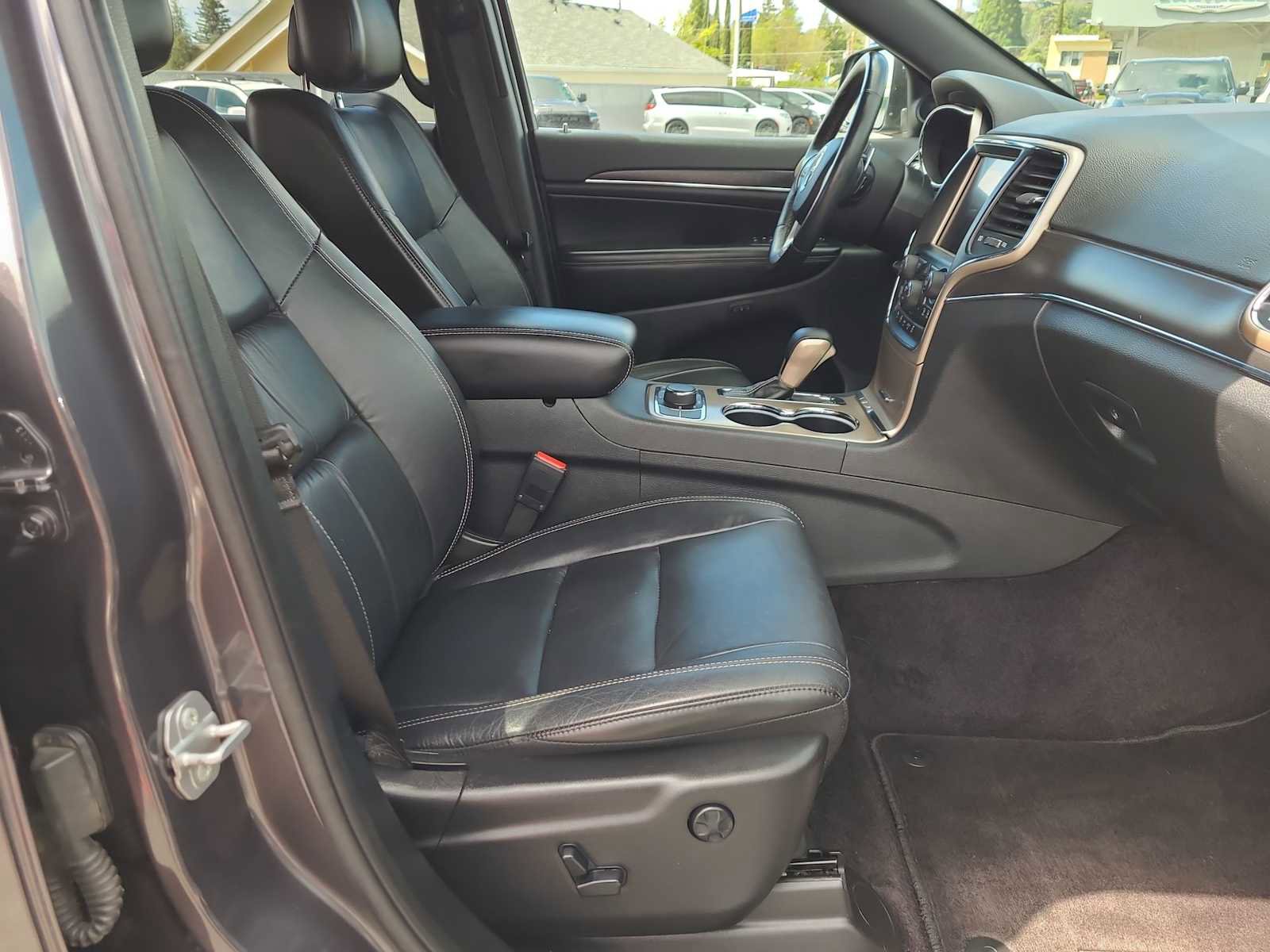 Used 2016 Jeep Grand Cherokee Limited image 22