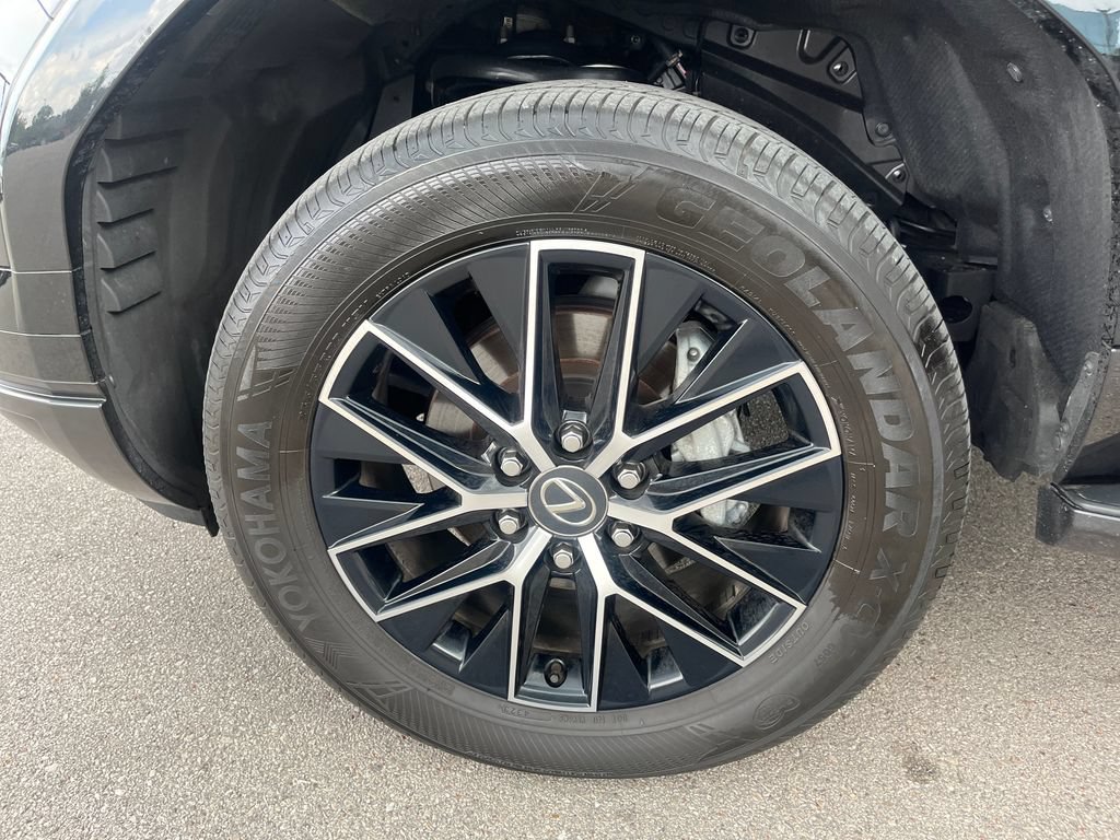 Used 2024 Lexus GX 550 w/ Accessory Package (2T) AWD/4WD image 28