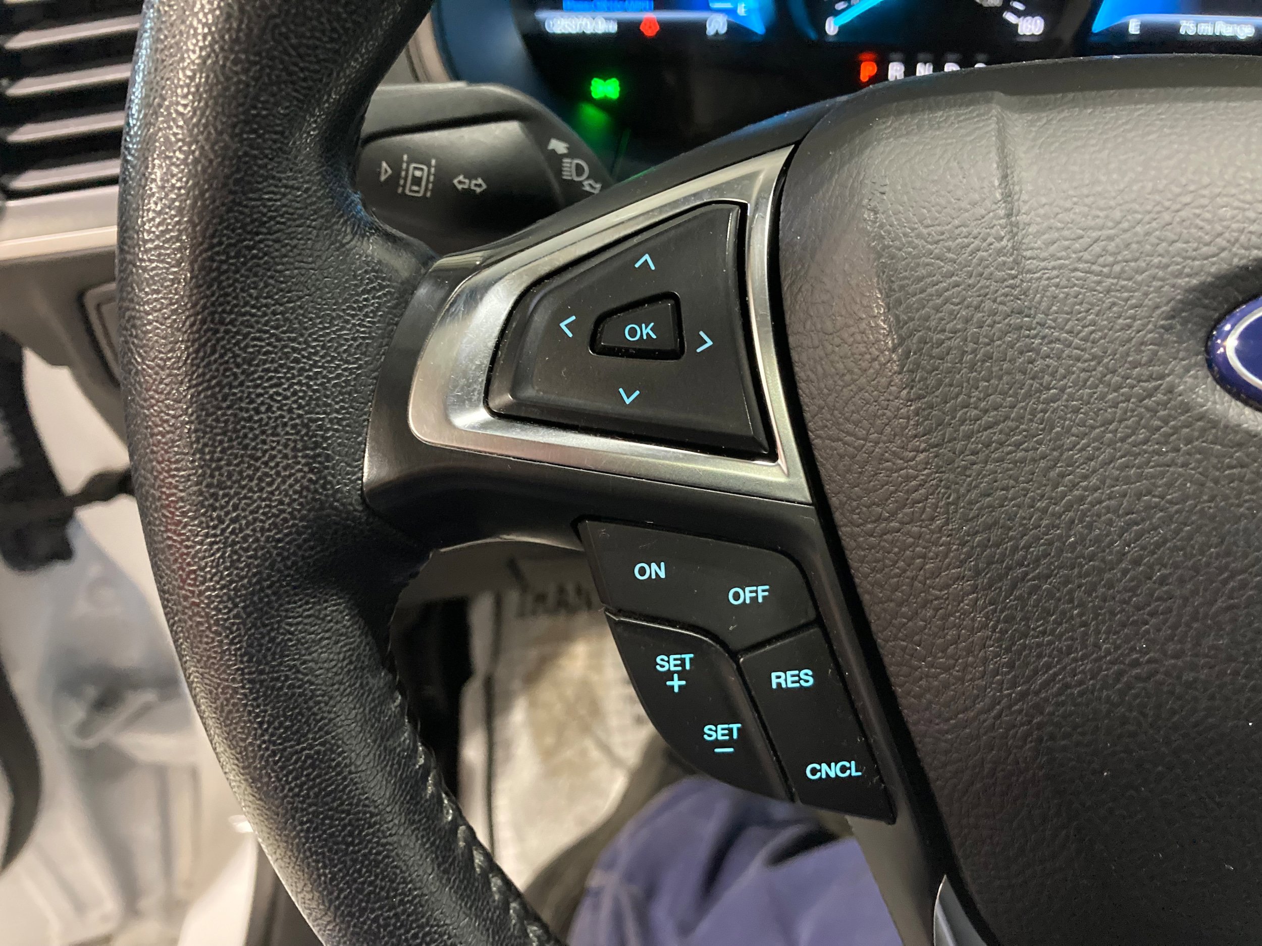 Used 2022 Ford Edge SEL w/ Convenience Package AWD/4WD image 9