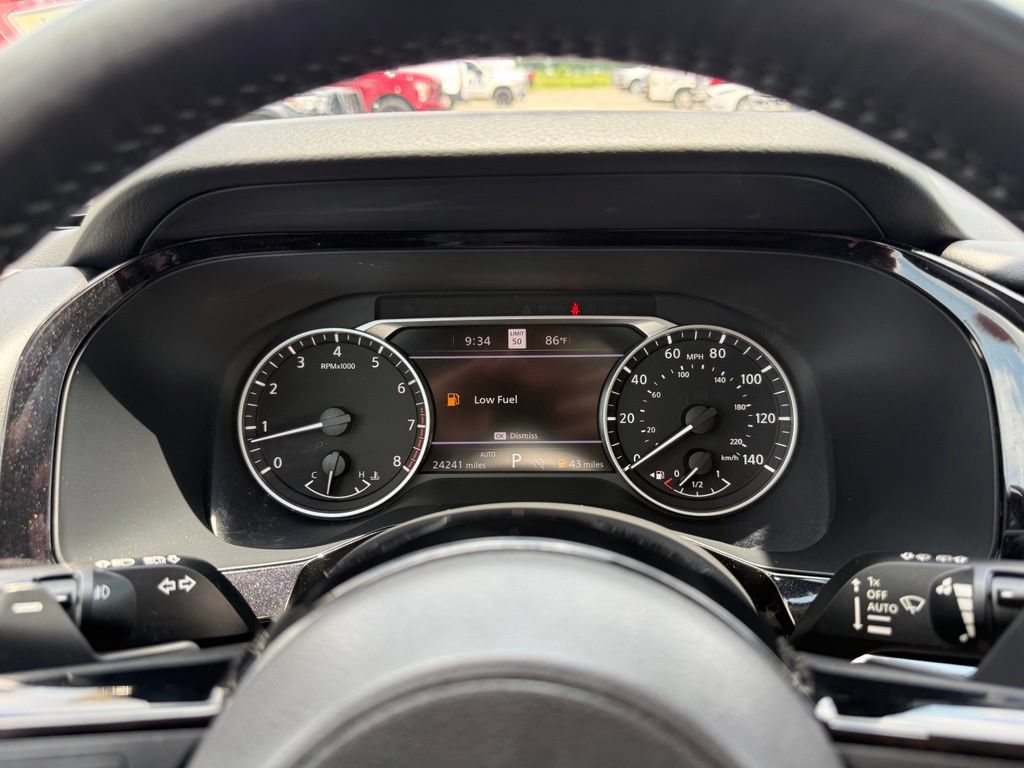Used 2023 Nissan Pathfinder Platinum AWD/4WD image 11