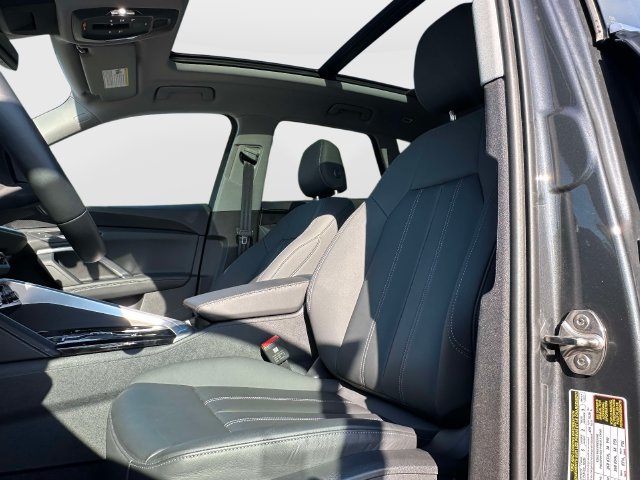 Certified 2025 Audi Q5 Premium w/ Convenience Package AWD/4WD image 19