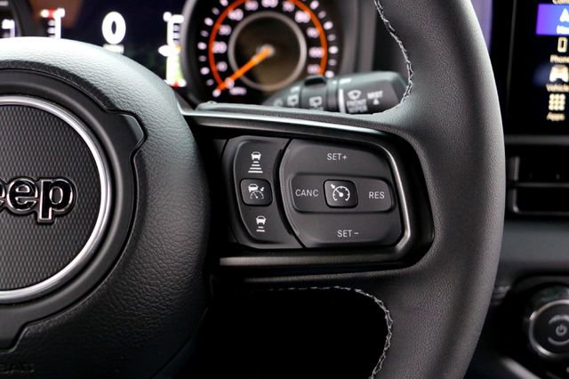 Used 2026 Jeep Wrangler Unlimited Rubicon AWD/4WD image 14