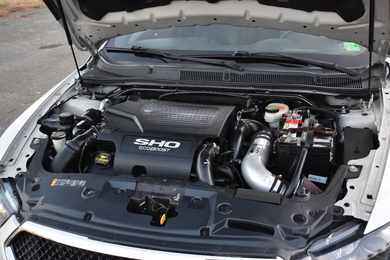 Used 2013 Ford Taurus SHO image 32