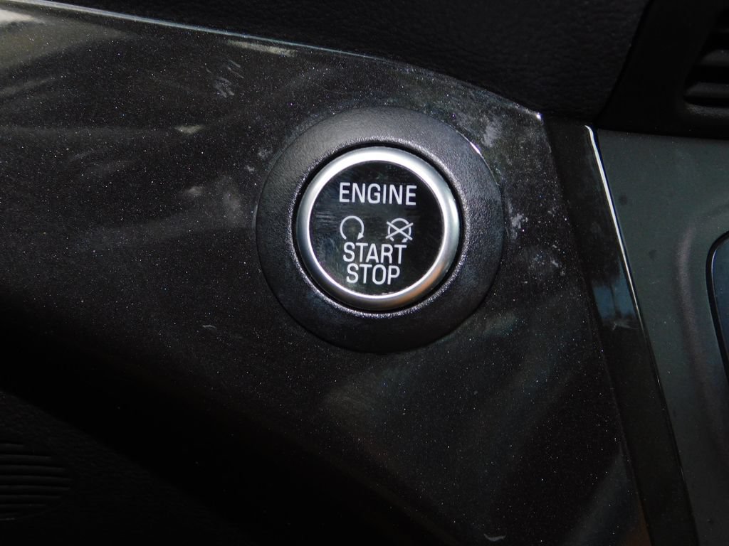Used 2017 Ford Escape Titanium FWD image 34