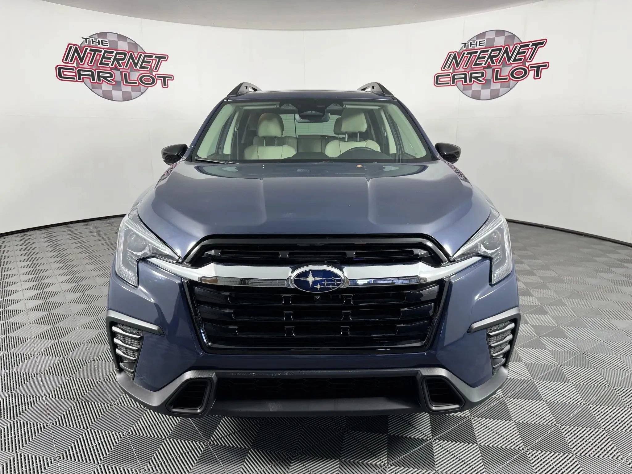 Used 2024 Subaru Ascent Limited w/ Technology Package AWD/4WD image 2