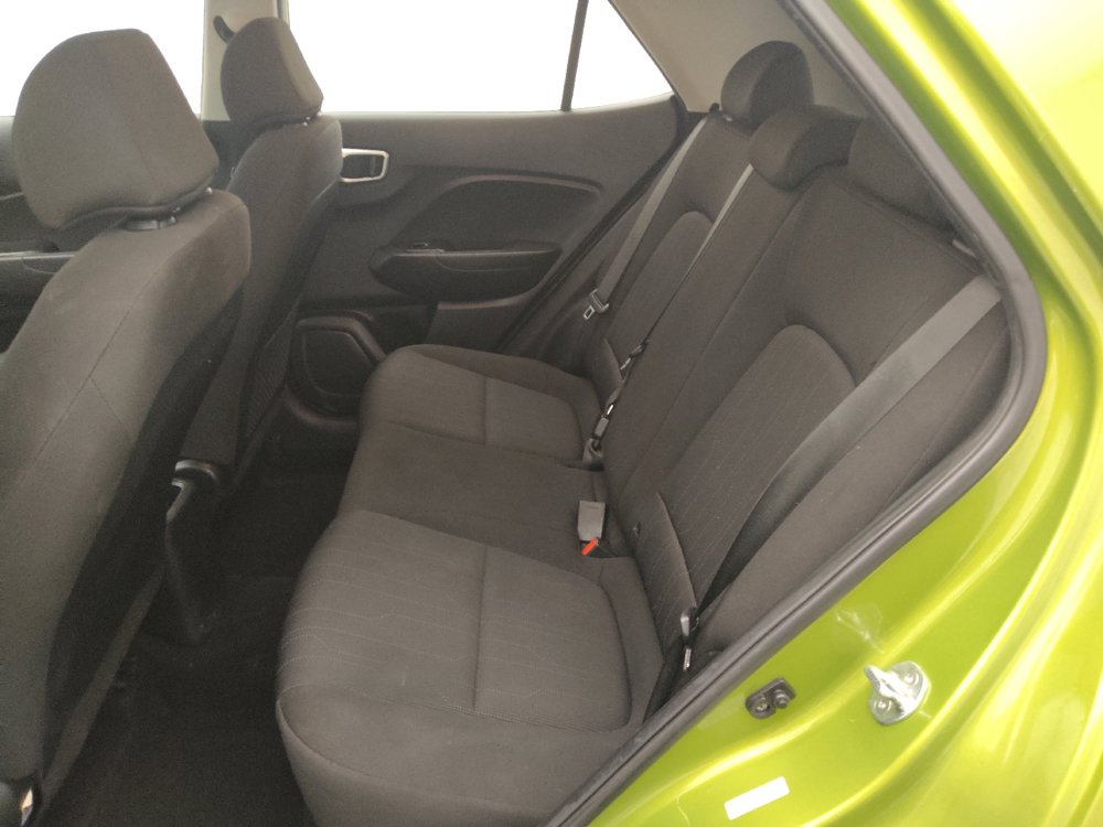 Used 2021 Hyundai Venue SE FWD image 18
