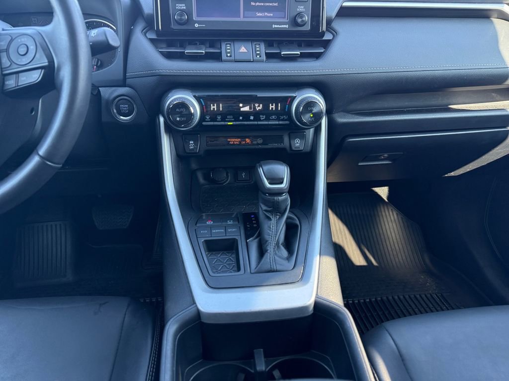 Used 2022 Toyota RAV4 XLE Premium image 11