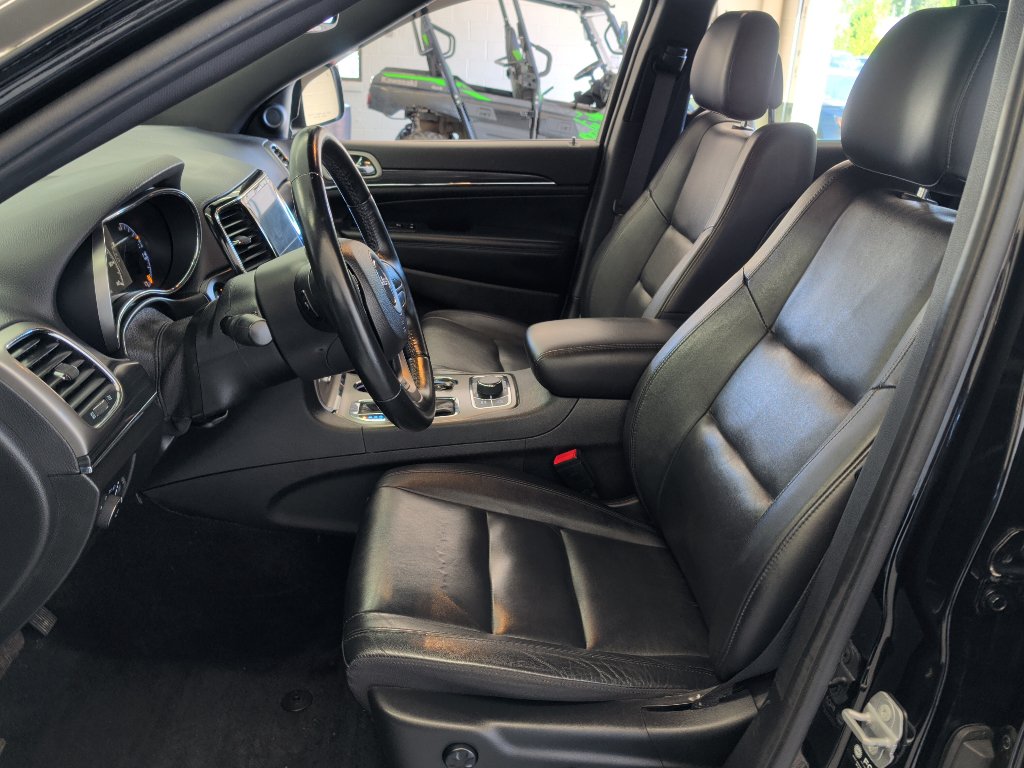 Used 2022 Jeep Grand Cherokee Limited w/ Tech Group AWD/4WD image 18