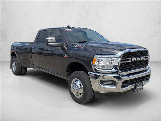 Used 2024 RAM 3500 Tradesman w/ Chrome Appearance Group image 3