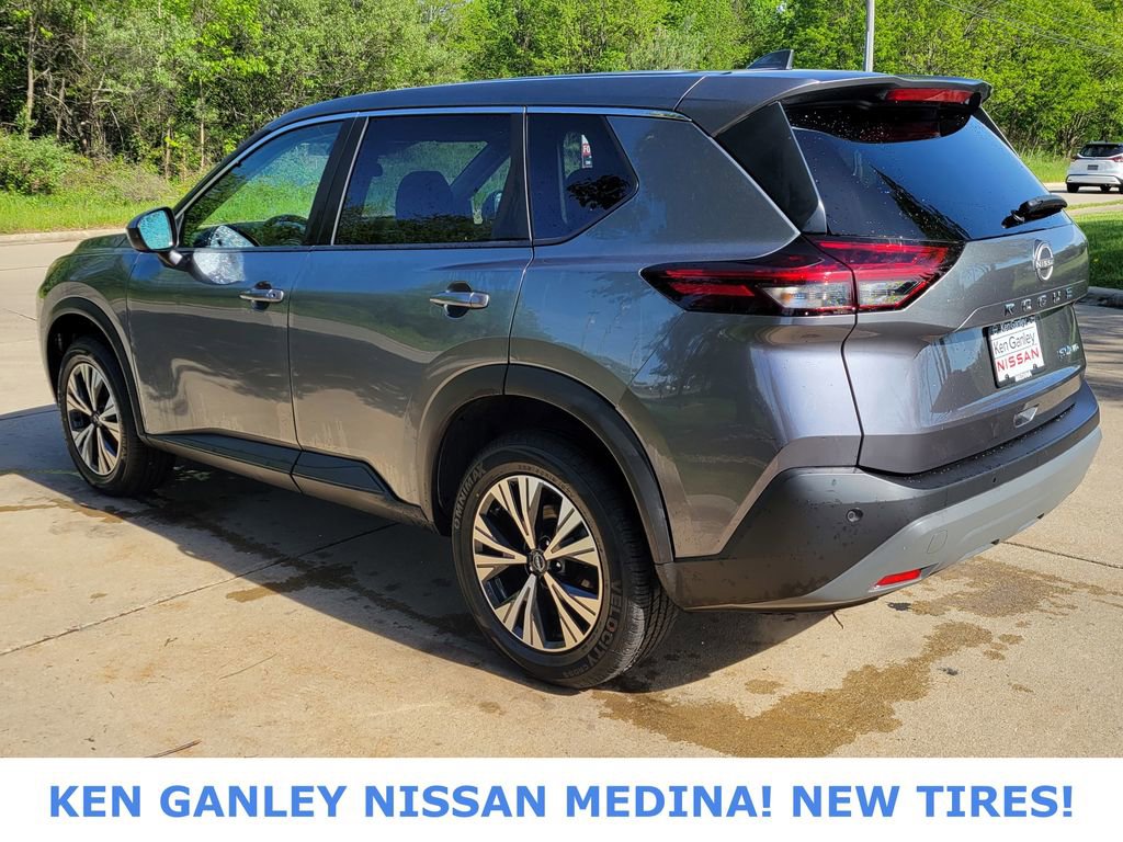 Used 2023 Nissan Rogue SV AWD/4WD image 5
