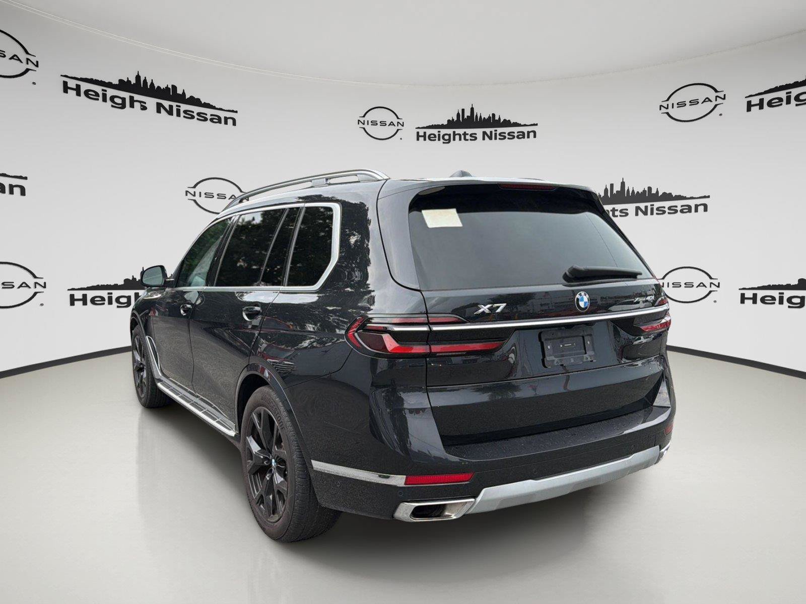 Used 2026 BMW X7 xDrive40i AWD/4WD image 3