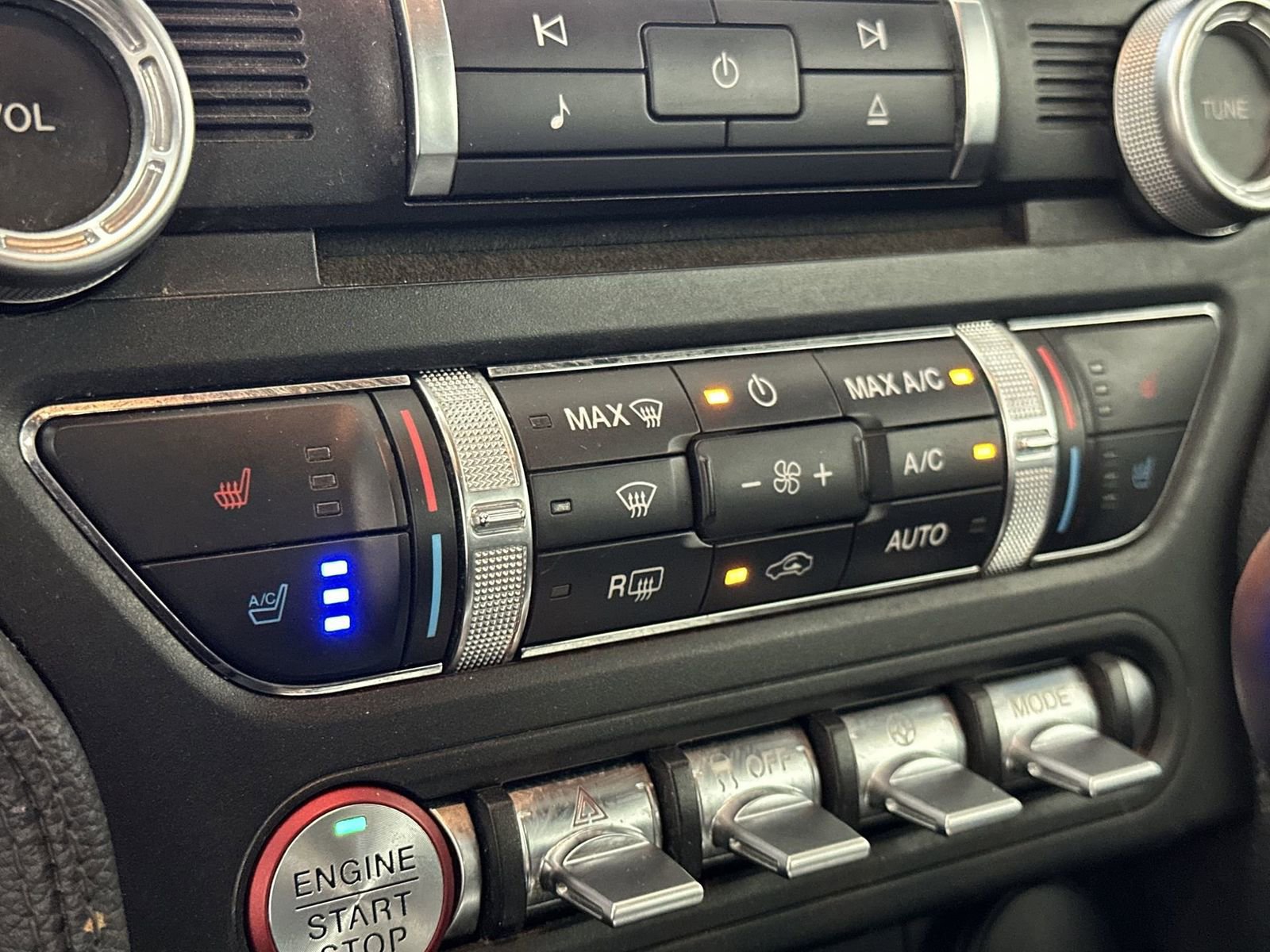 Used 2018 Ford Mustang Premium image 19