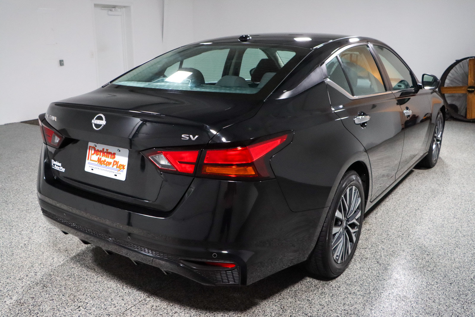 Used 2024 Nissan Altima 2.5 SV FWD image 7