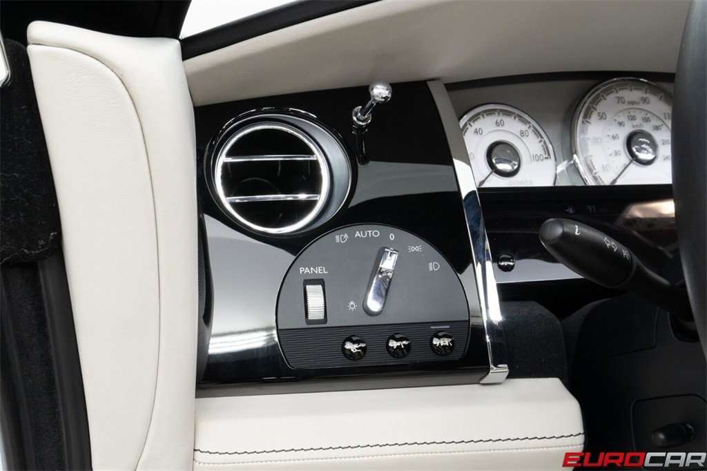 Used 2018 Rolls-Royce Dawn image 29