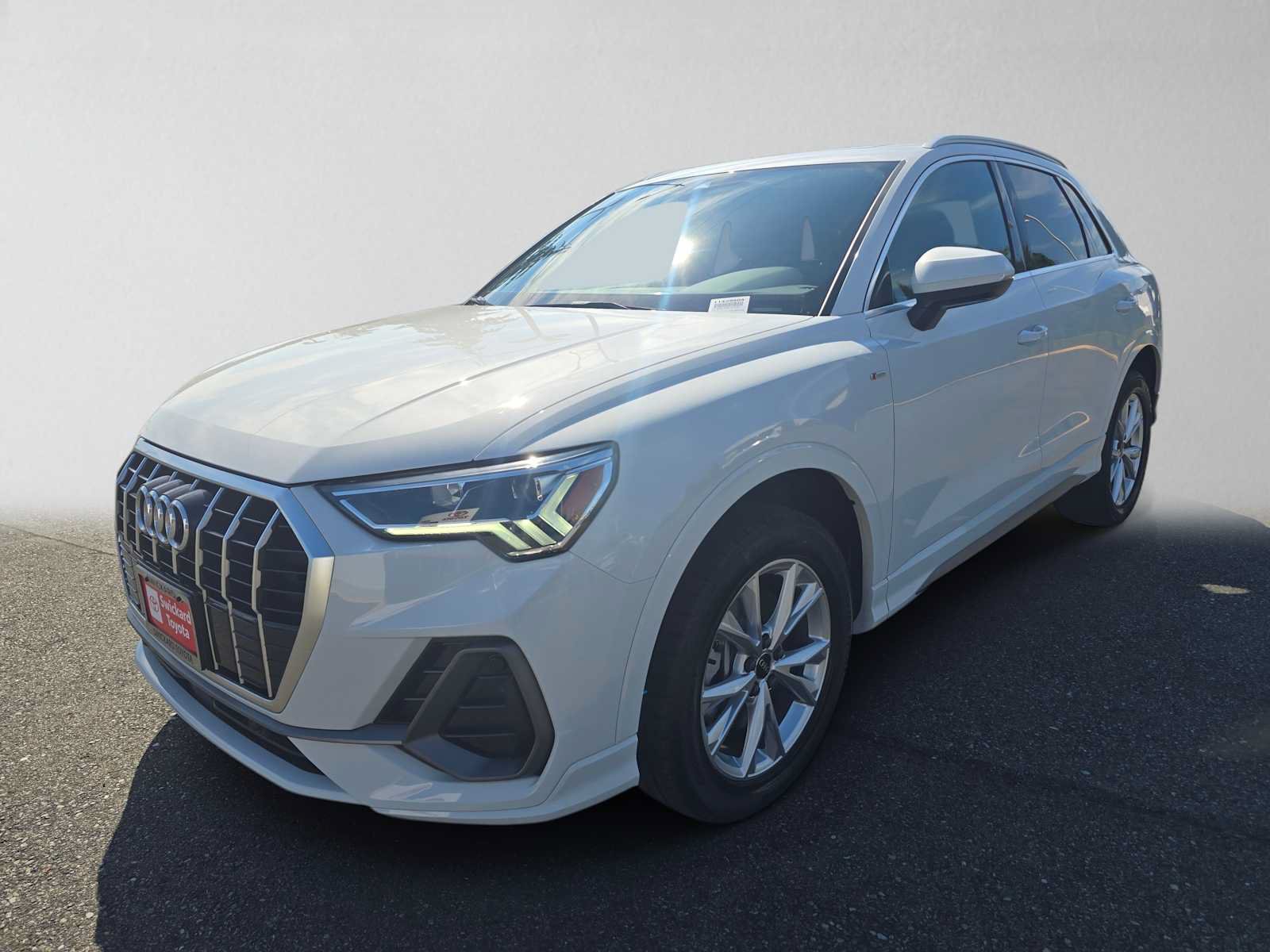 Used 2023 Audi Q3 2.0T Premium Plus w/ Premium Plus Package AWD/4WD image 7