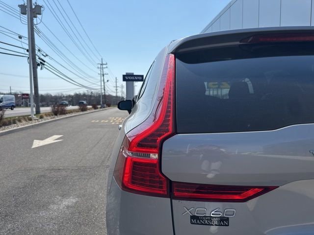 Certified 2025 Volvo XC60 B5 Plus image 10