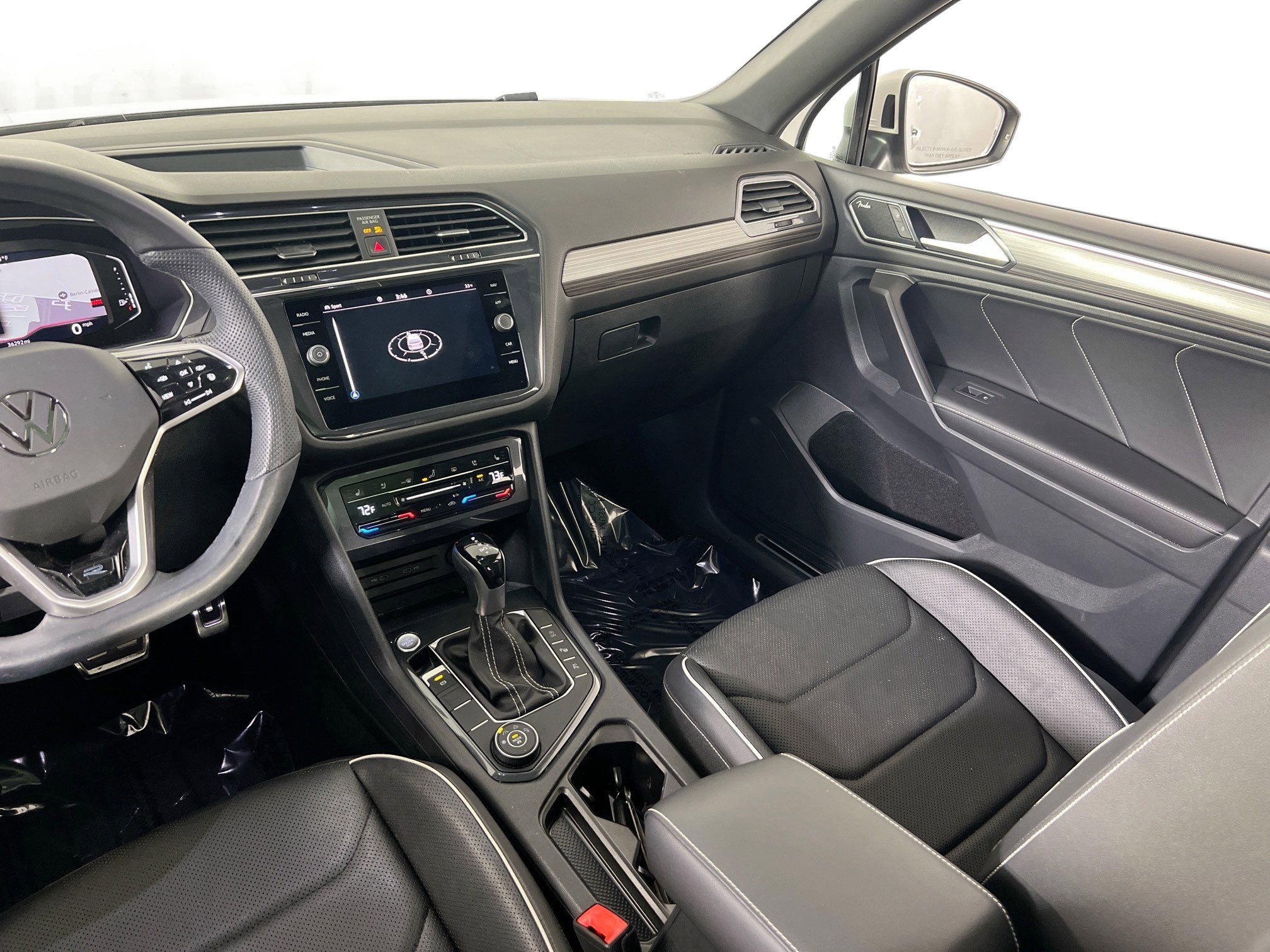 Used 2022 Volkswagen Tiguan SEL R-Line image 24